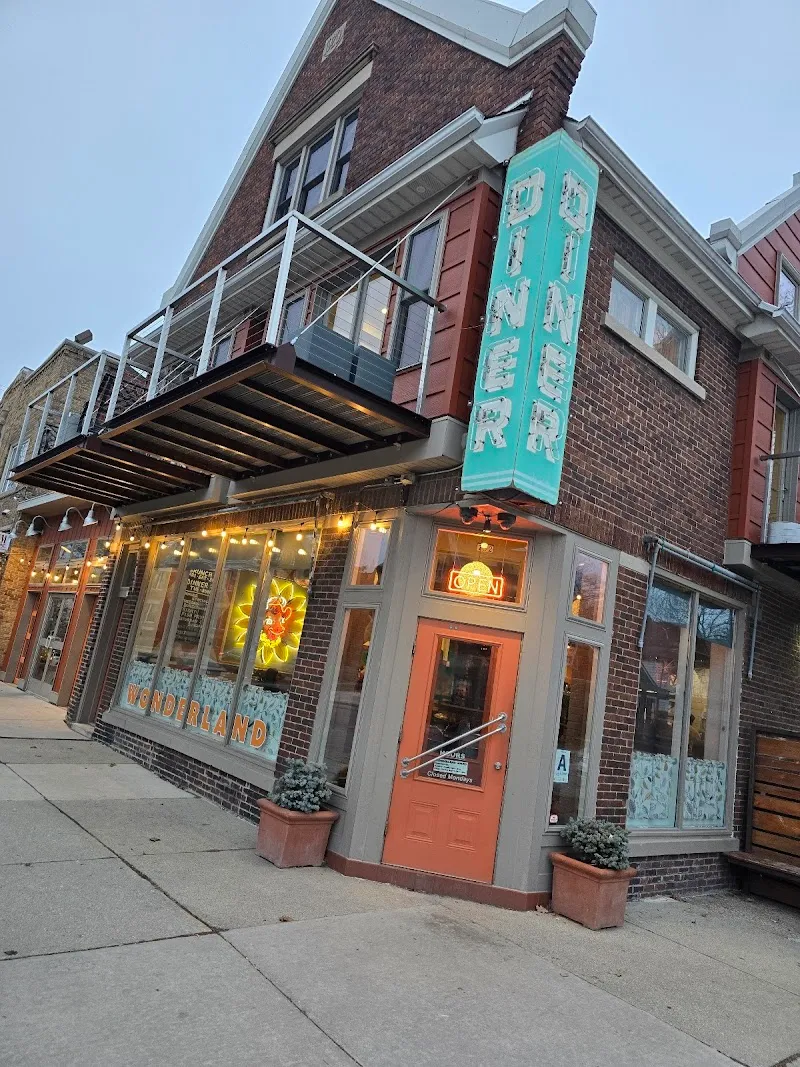 Wonderland Diner Diners in Greendale, WI