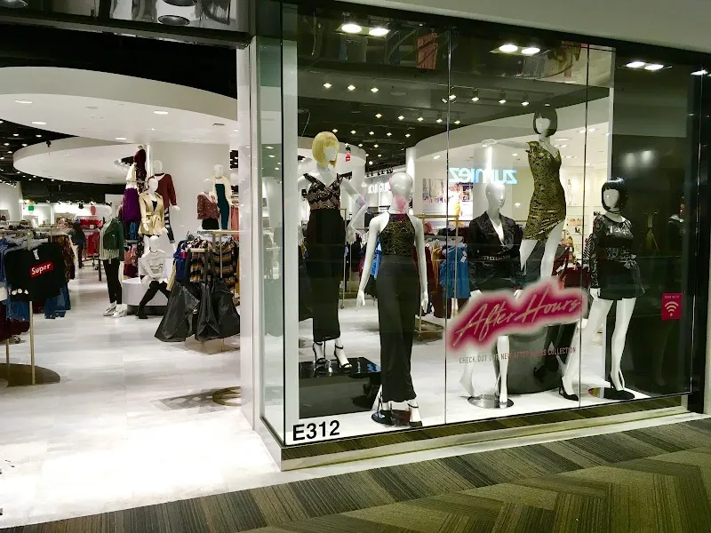 Woodfield Mall shopping mall in Schaumburg, IL