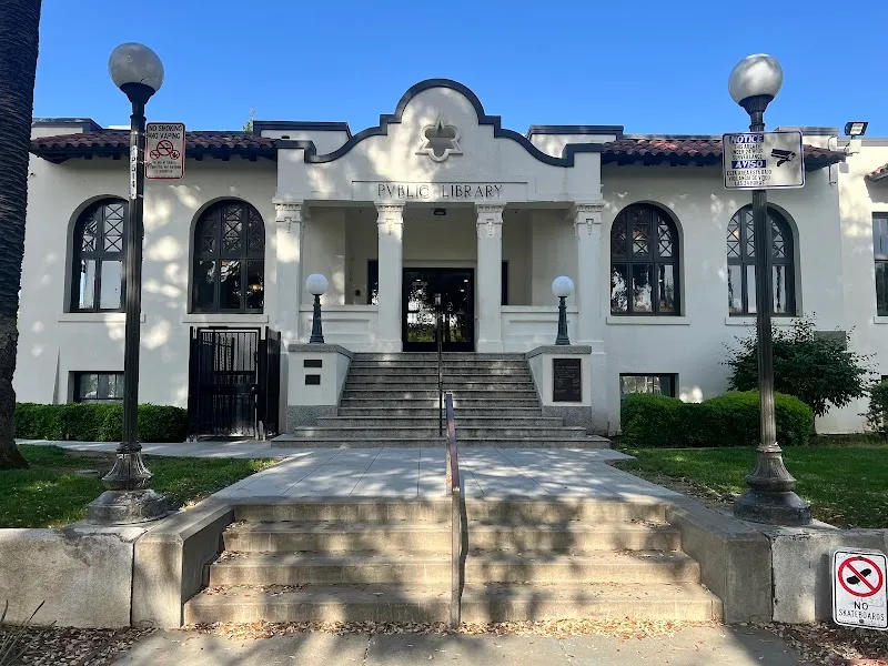 Woodland Public Library library in Woodland, CA