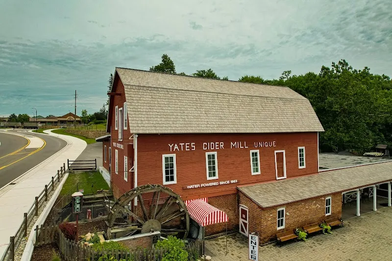 Yates Cider Mill ice cream shop in Rochester Hills, MI