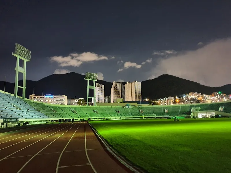 Yeongdo Sports Complex sports in Yeongdo-gu, Busan