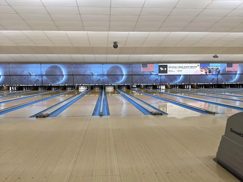 Yorktown Lanes bowling alley in Parma, OH